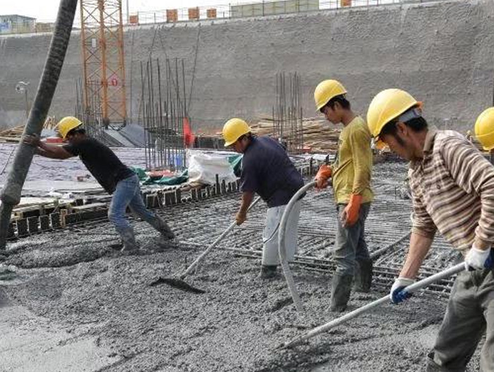 水泥混凝土路面施工有什么材料要求？